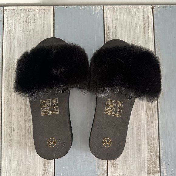 NEW! Shein Adorable Black Faux Fur Slides / Slippers Sz 34 Fits 2.5 Girls  /Kids - Picture 2 of 5